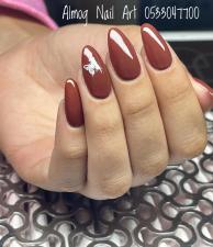 Almog nail art