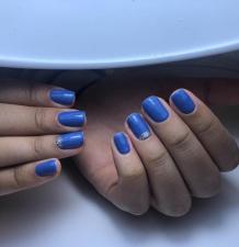 Reut Elkeslassy nails