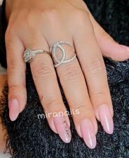 Mira nails